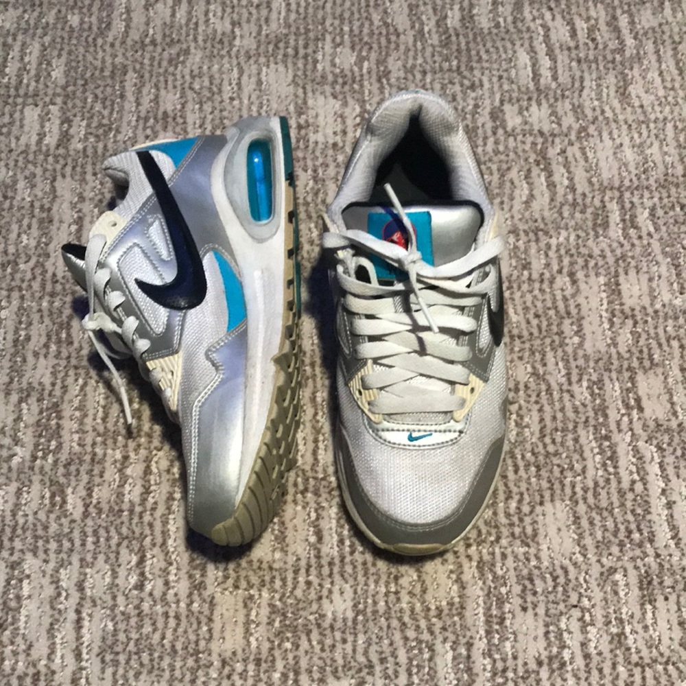 Nike Air women’s 7.5 sneakers